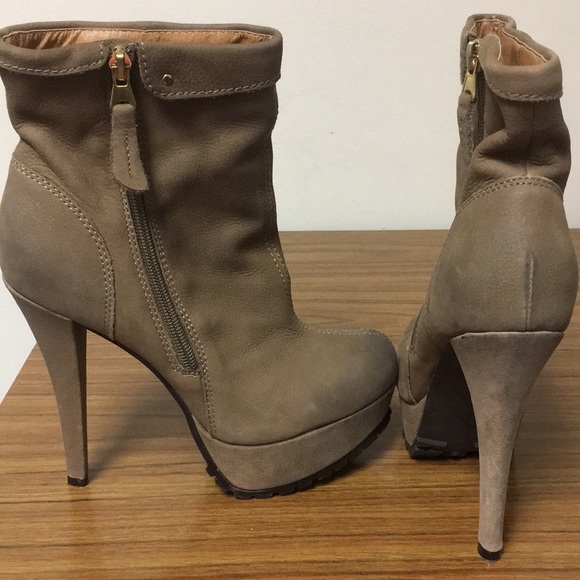 Kelsi Dagger suede boots - Picture 2 of 2